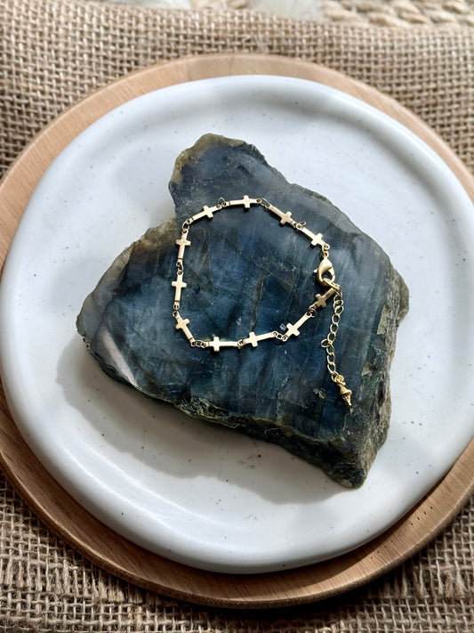 Matte Cross Chain Bracelet