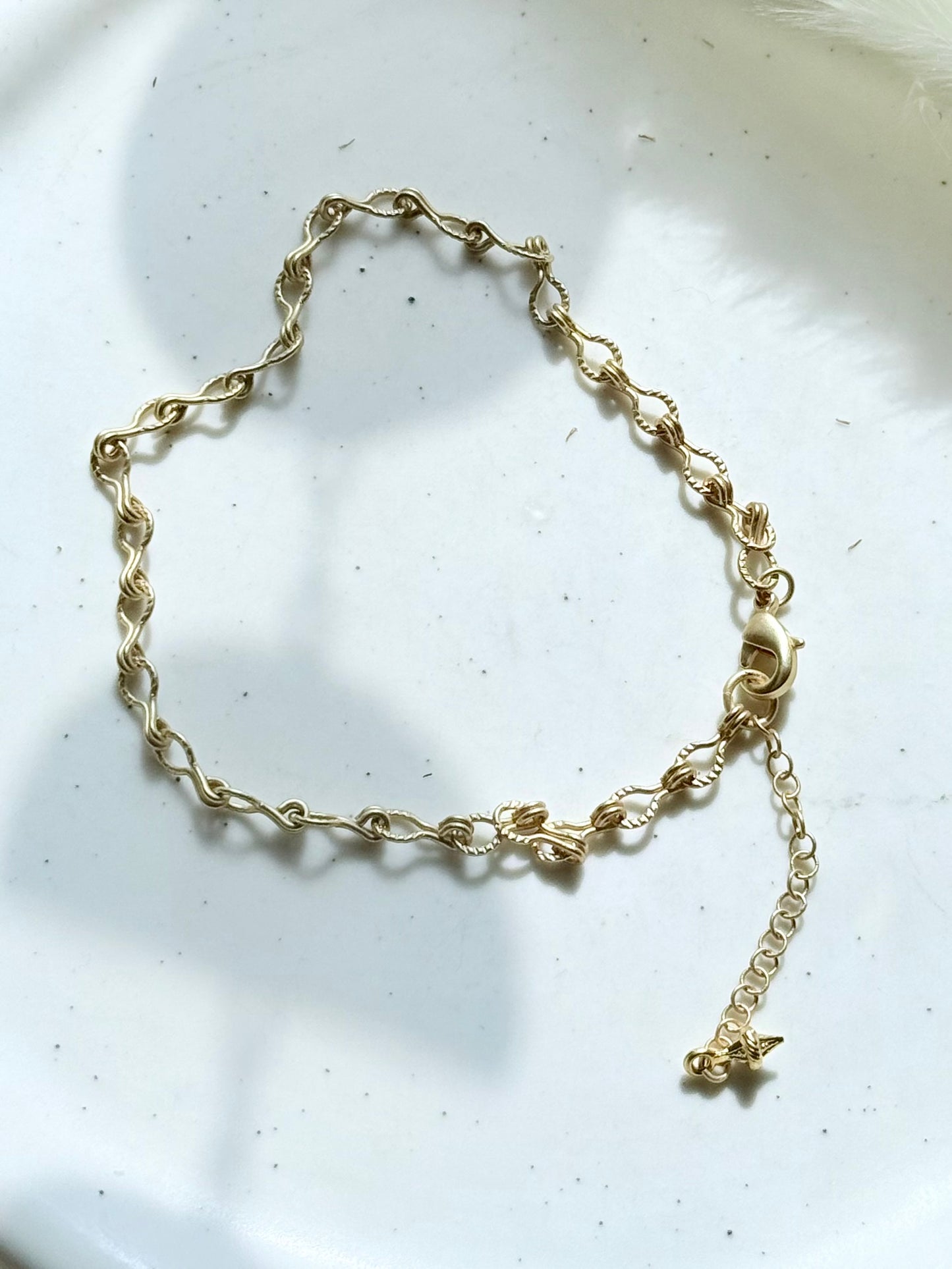 Matte Gold Embossed Oval Ladder Chain Anklet