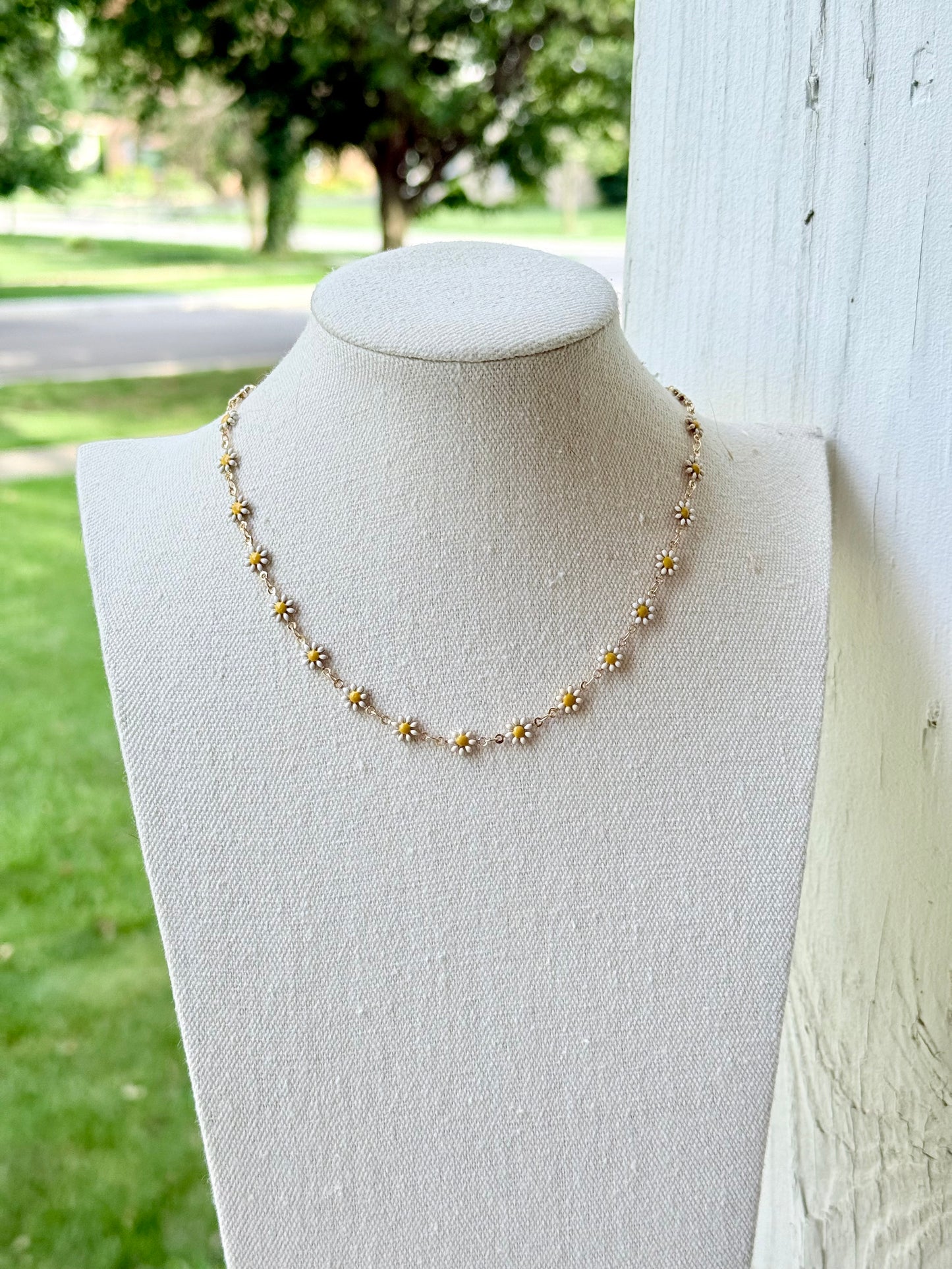 Gold Daisy Chain Necklace