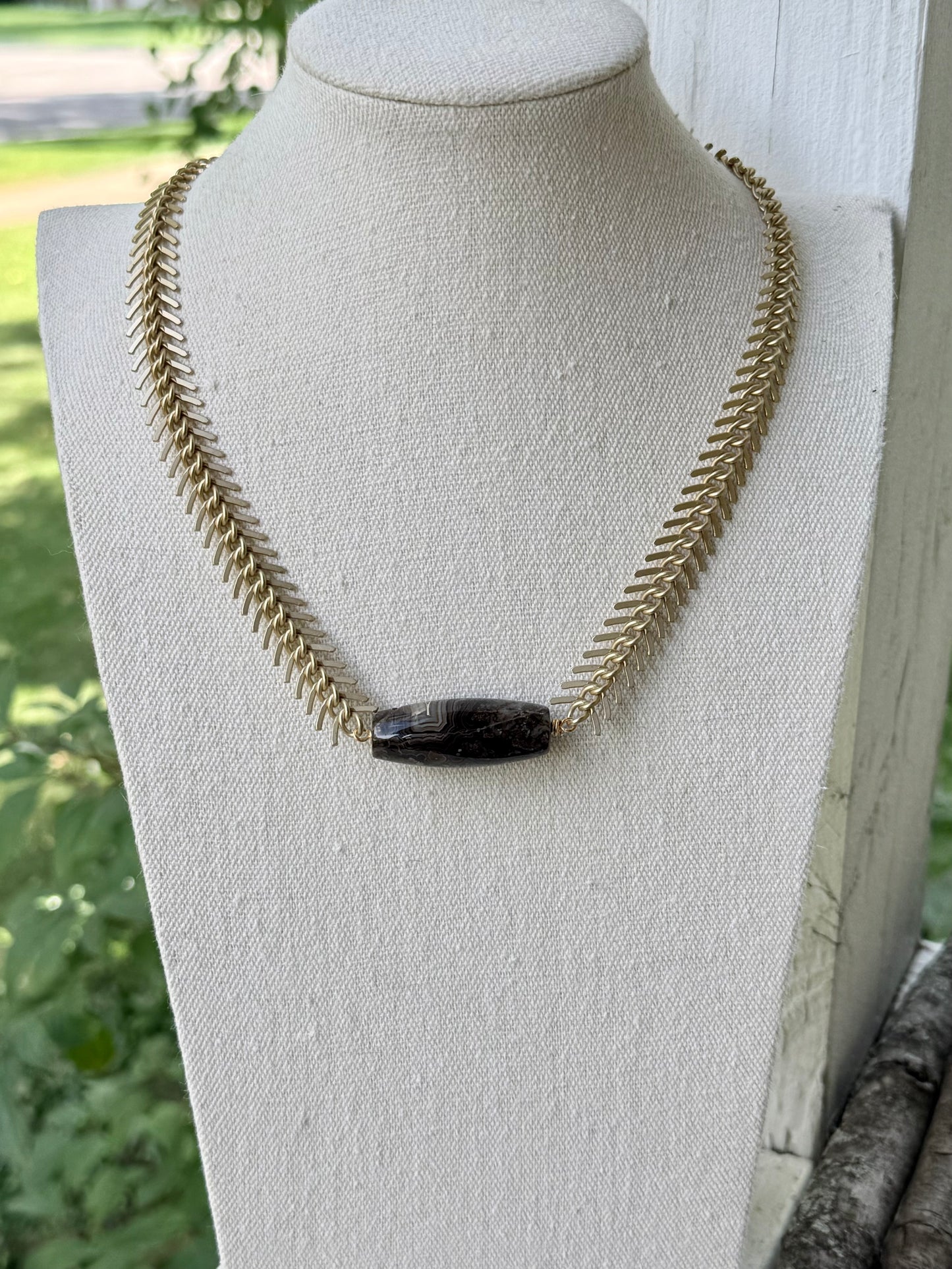 Laguna Lace Agate + Matte Gold Fishbone Chain Necklace