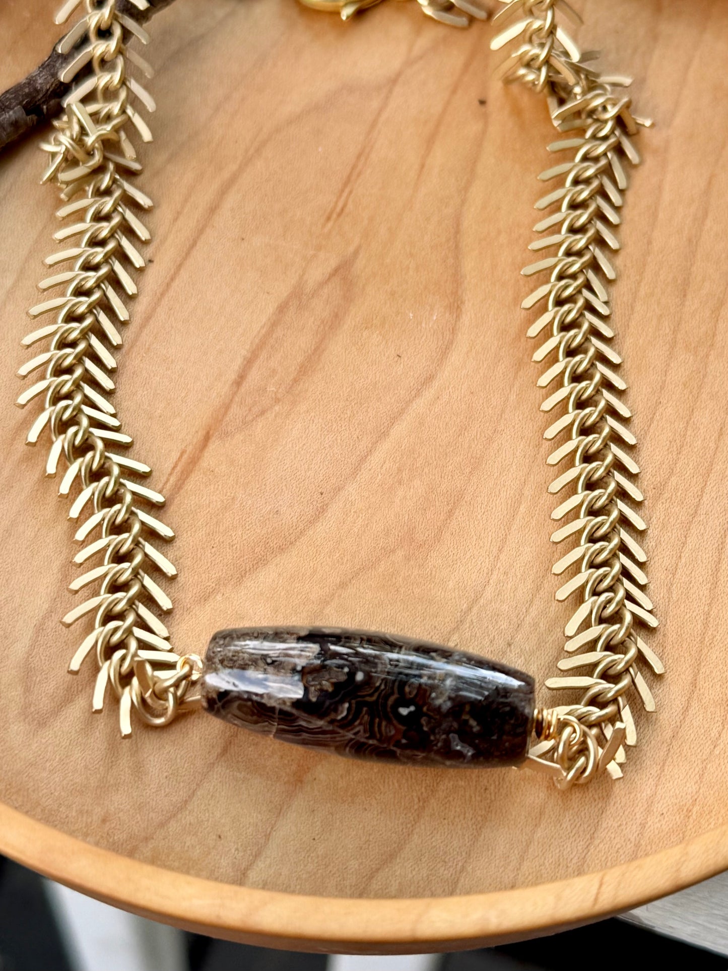 Laguna Lace Agate + Matte Gold Fishbone Chain Necklace