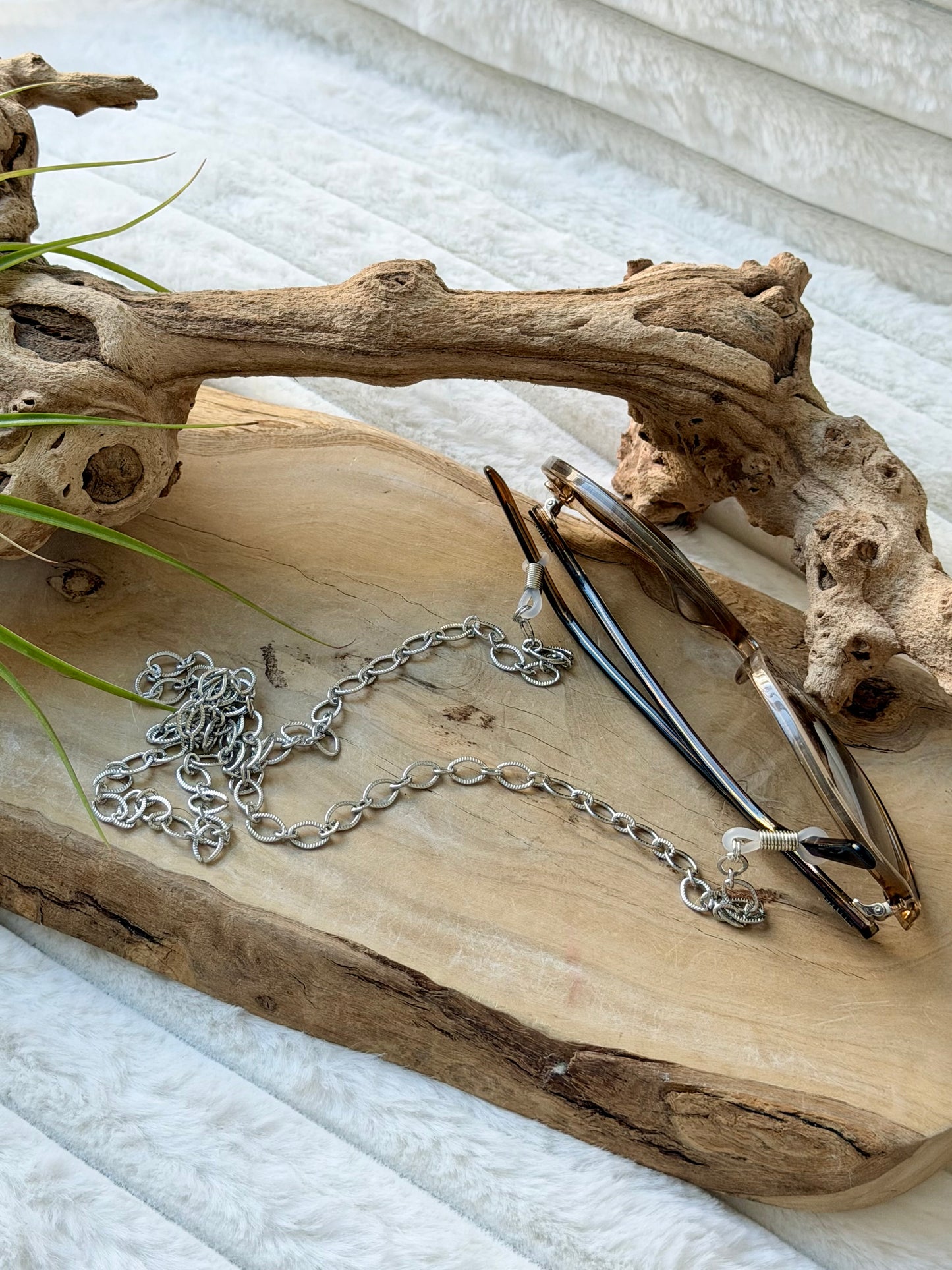 Textured Oval Silver Glasses Strap