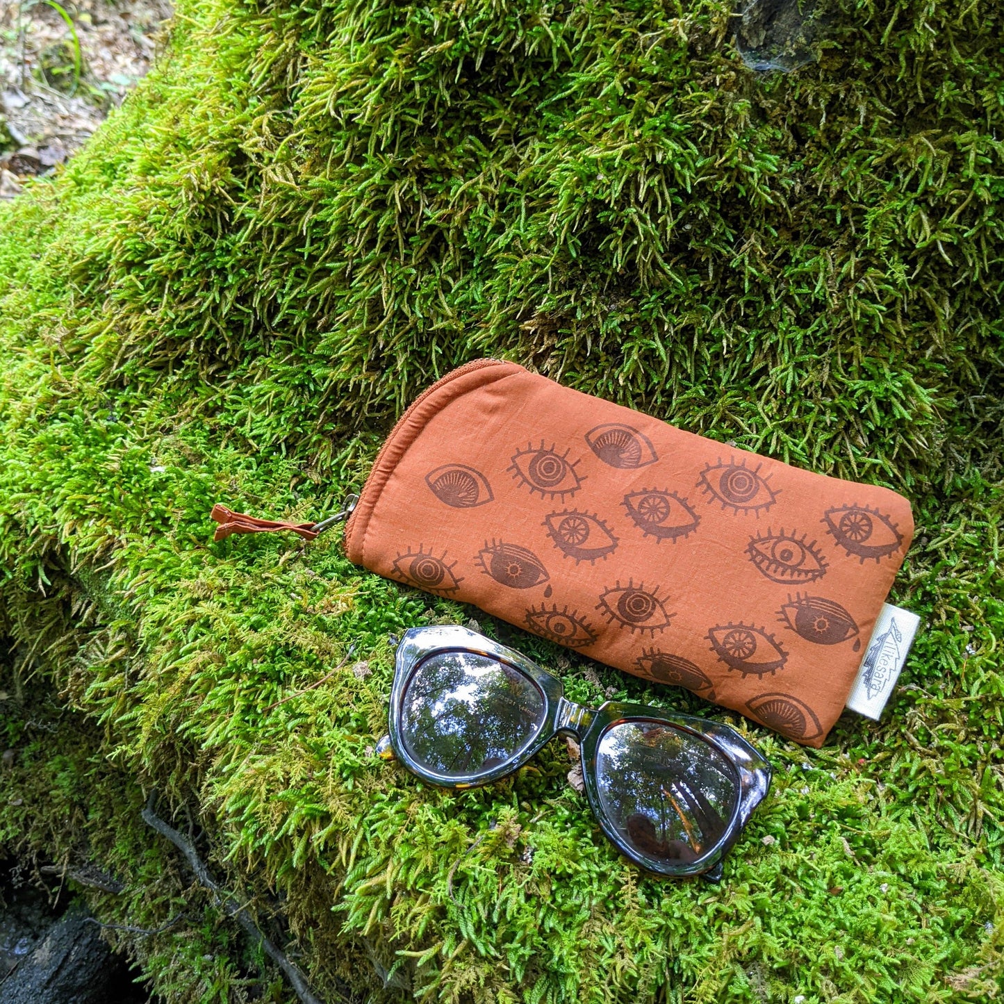 Glasses case | orange & brown eyeball