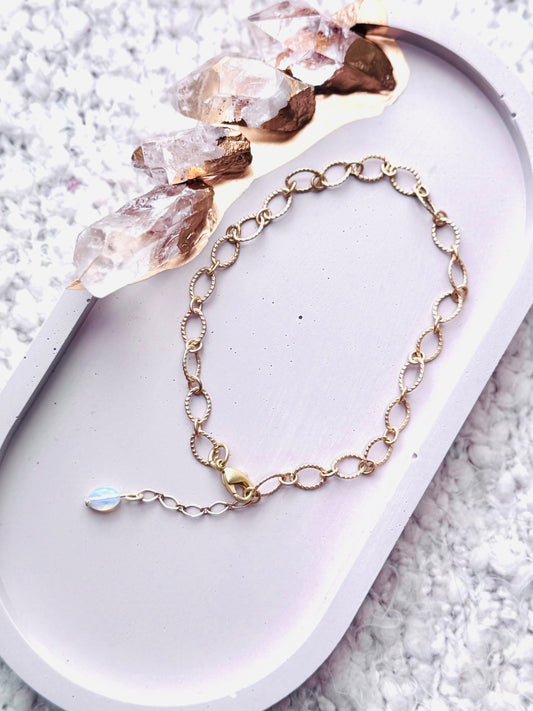 Matte Gold Embossed Oval Chain Anklet