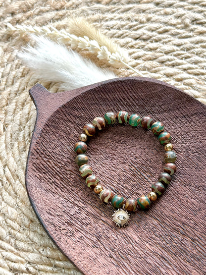 Green Wavy Tibetan Agate + Gold Chunky Charm Band