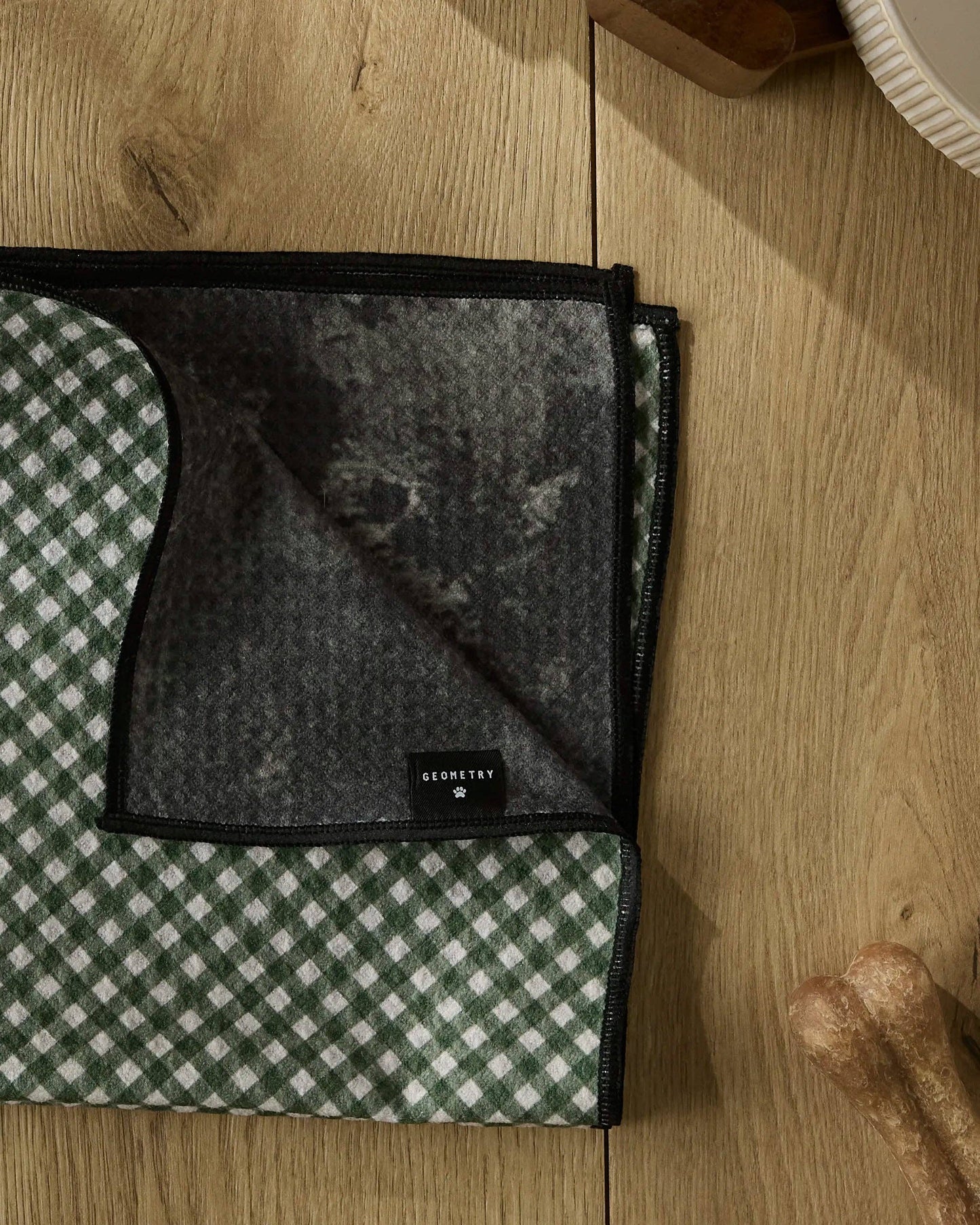 Geometry Bramble Green Paw Towel