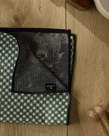 Geometry Bramble Green Paw Towel