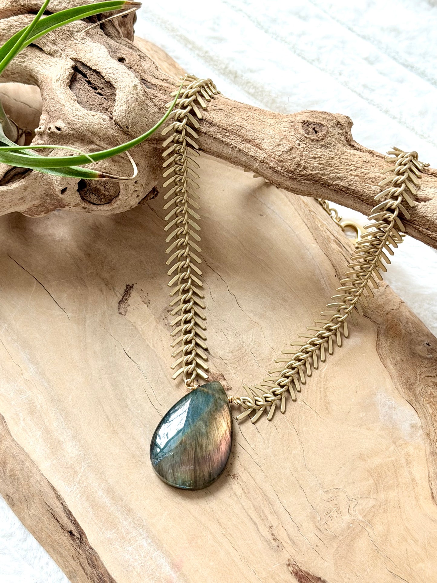 Rainbow Labradorite + Matte Gold Fishbone Chain Necklace