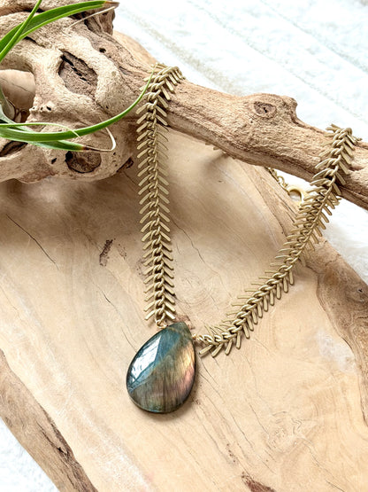 Rainbow Labradorite + Matte Gold Fishbone Chain Necklace