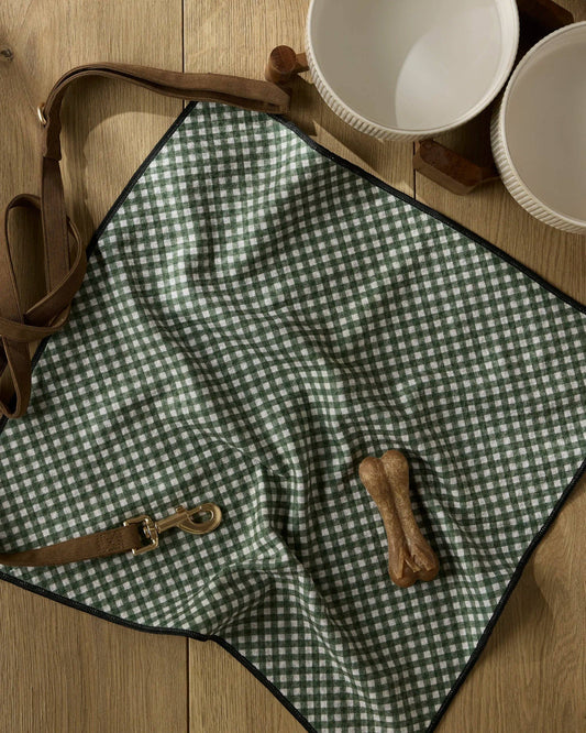 Geometry Bramble Green Paw Towel