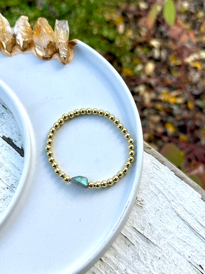 Faceted Labradorite + Gold Beaded Bracelet