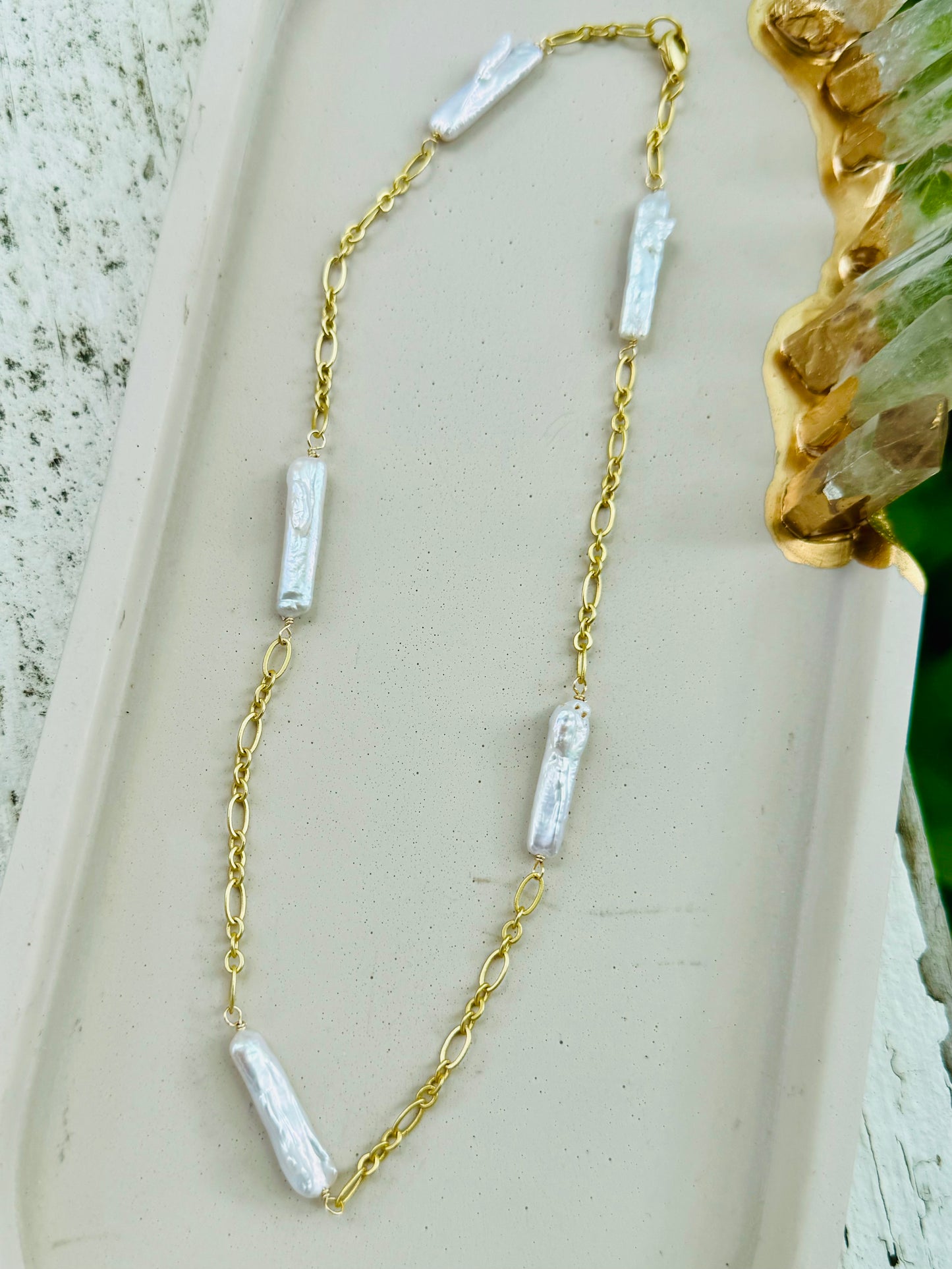 Biwa Stick Pearl + Matte Gold Chain Necklace
