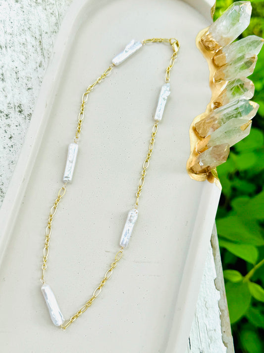 Biwa Stick Pearl + Matte Gold Chain Necklace