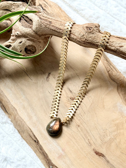 Rainbow Labradorite + Matte Gold Fishbone Chain Necklace