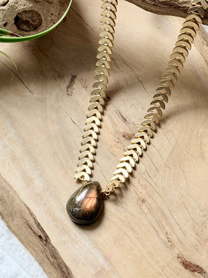 Rainbow Labradorite + Matte Gold Fishbone Chain Necklace