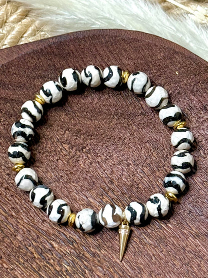 Black + White Wavy Tibetan Agate + Gold Chunky Charm Band