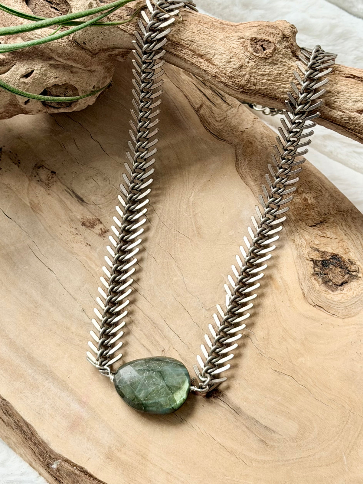 Green Labradorite + Antique Silver Fishbone Chain Necklace