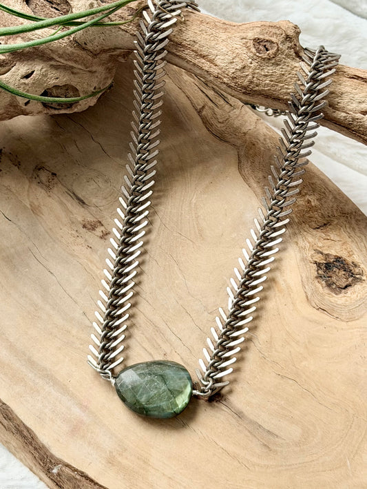 Green Labradorite + Antique Silver Fishbone Chain Necklace
