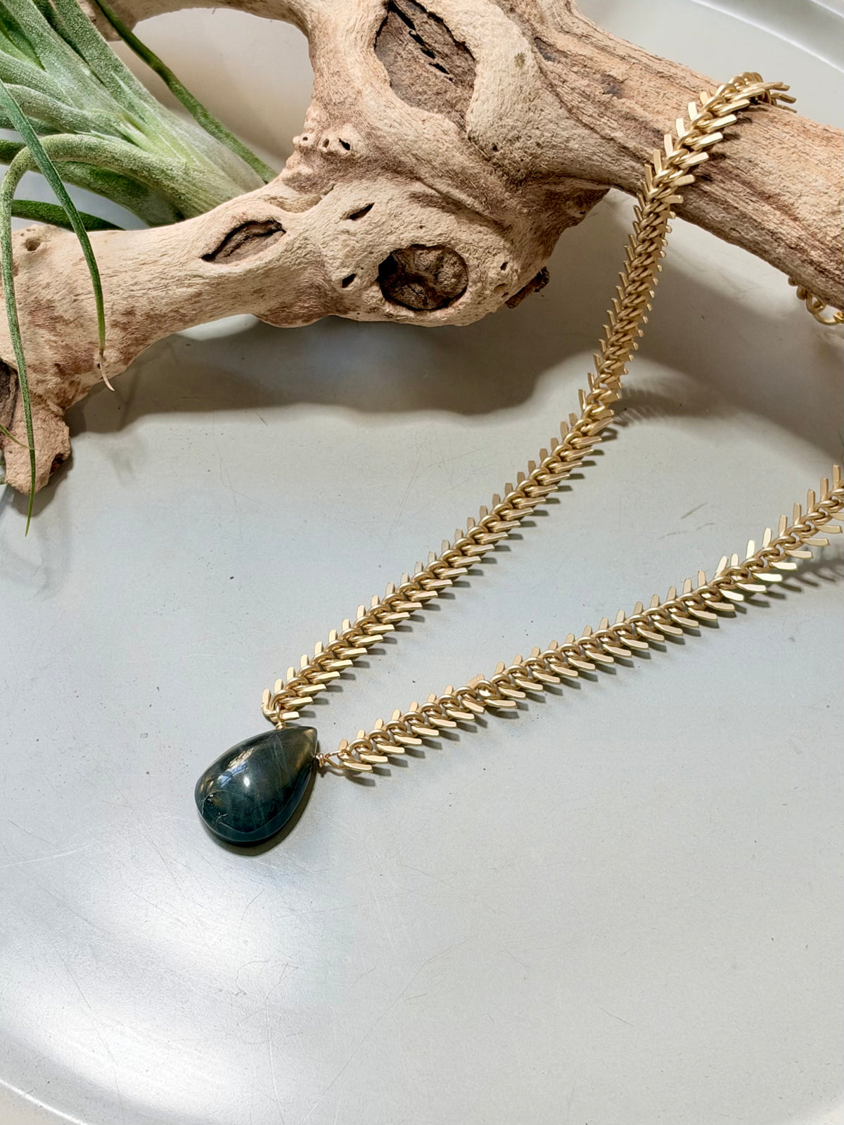 Rainbow Labradorite + Matte Gold Fishbone Chain Necklace