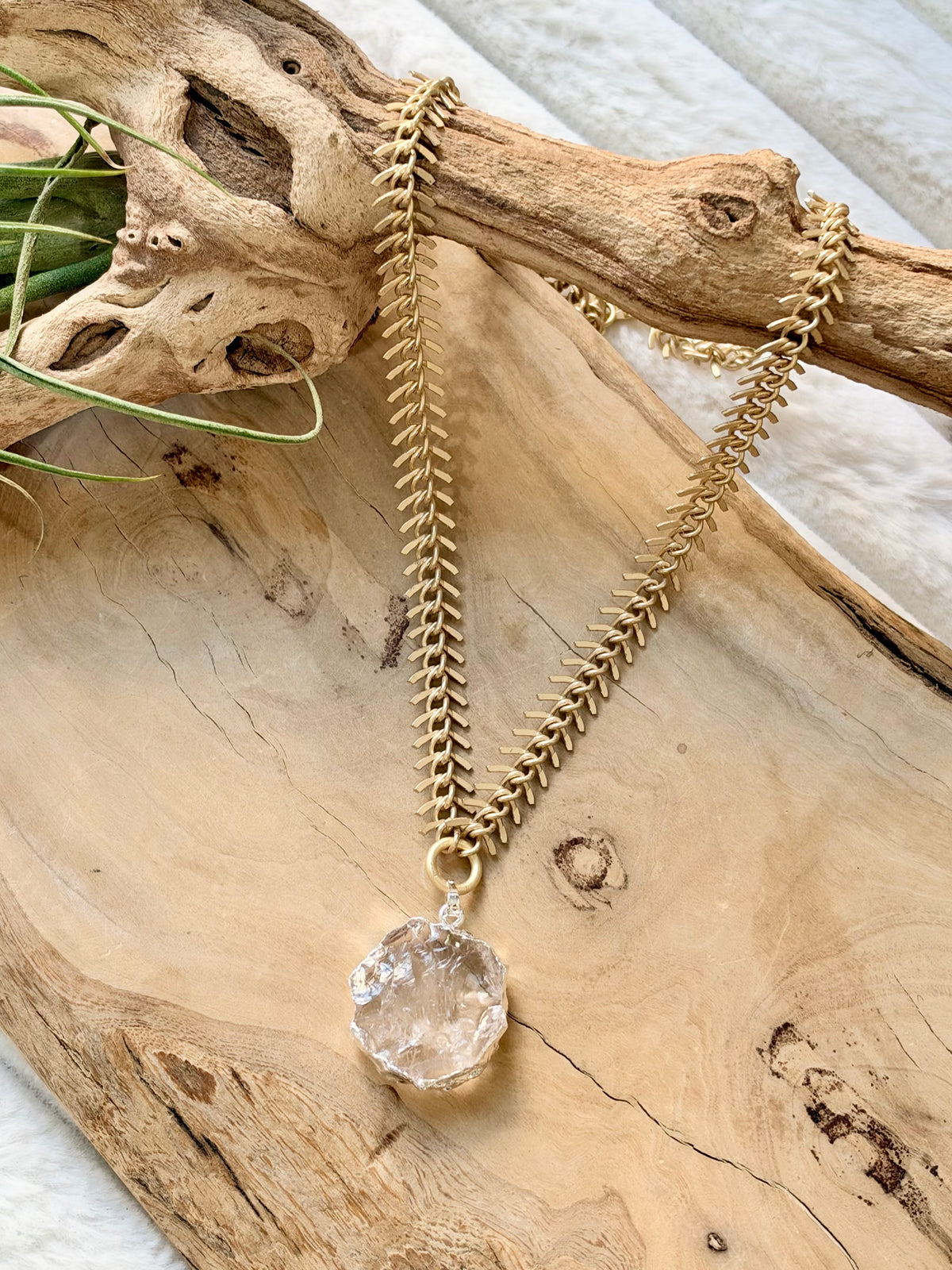 Clear Quartz + Matte Gold Fishbone Chain Necklace